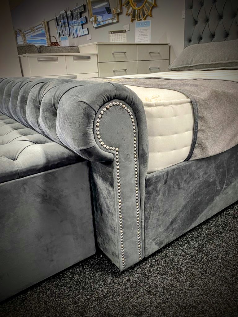 Pat cu depozitare la comandă Cluj